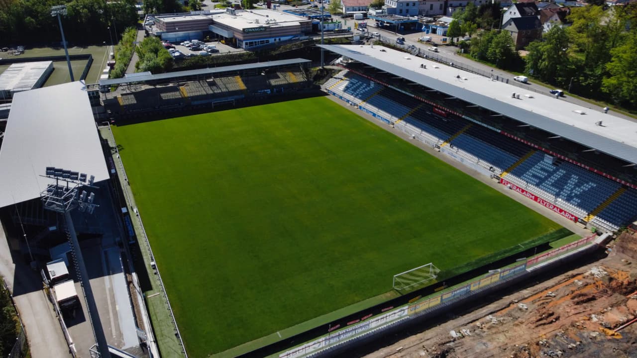 Waldstadion Kaiserlinde